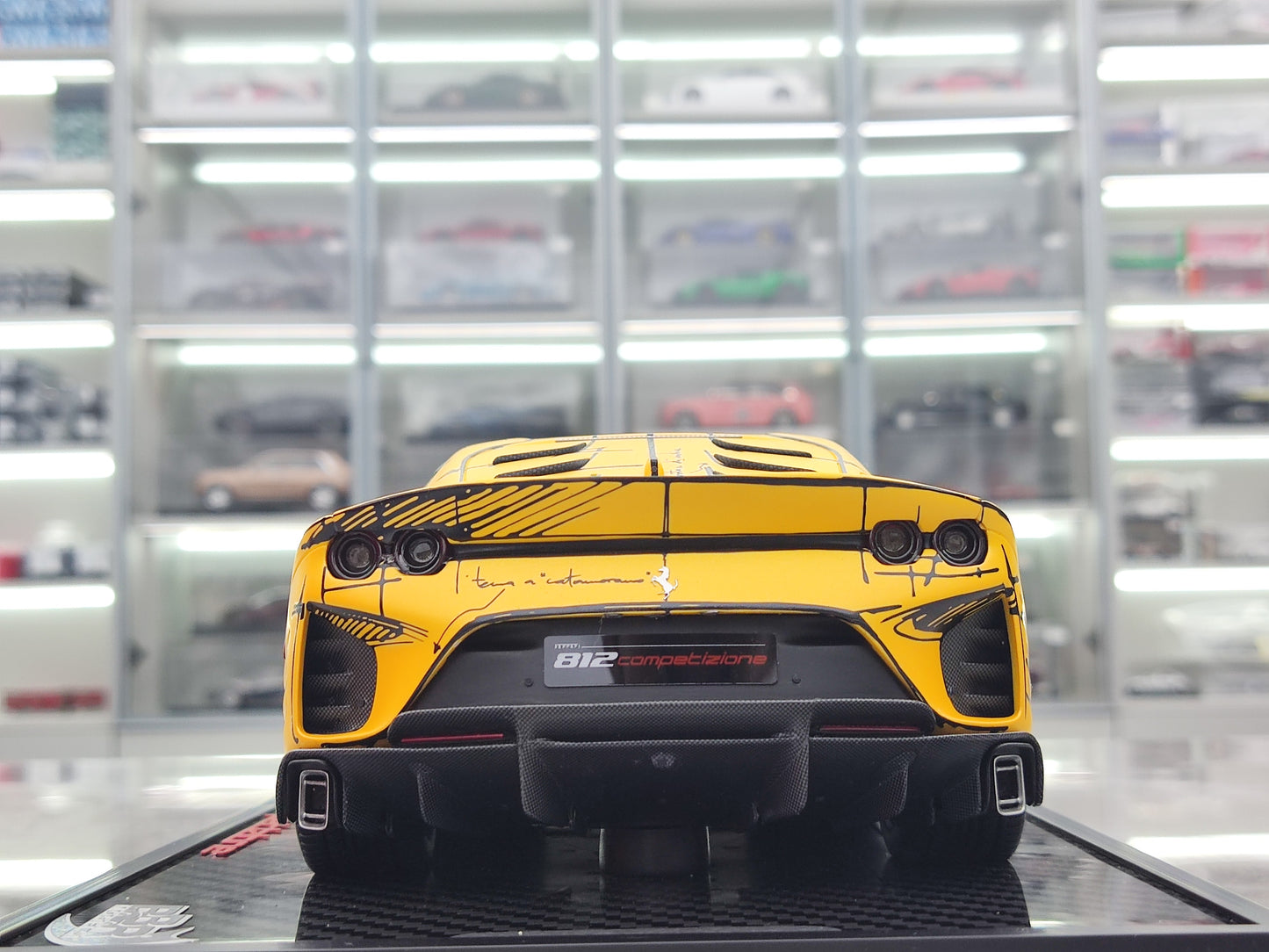 BBR 1/18 Ferrari 812 Corpetizione Yellow Suitcase Edition P18207ARTCH1
