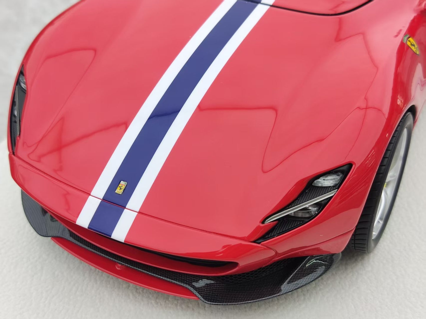 HERMES COLLECTION 1/18 Ferrari Monza SP1 with red French stripes HC006