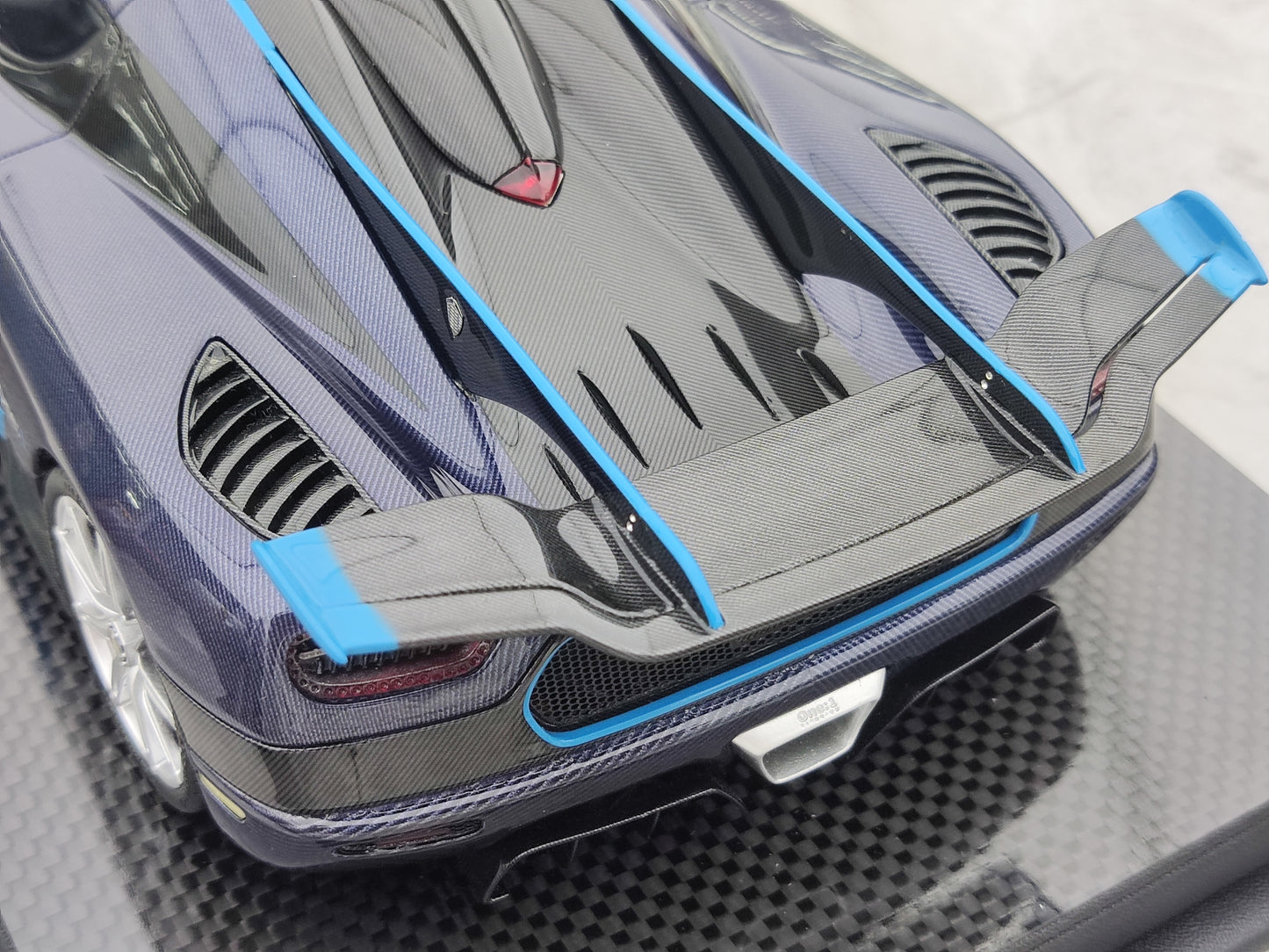 FRONTIART 1/18 Koenigsegg ONE:1 Carbon Blue FA047