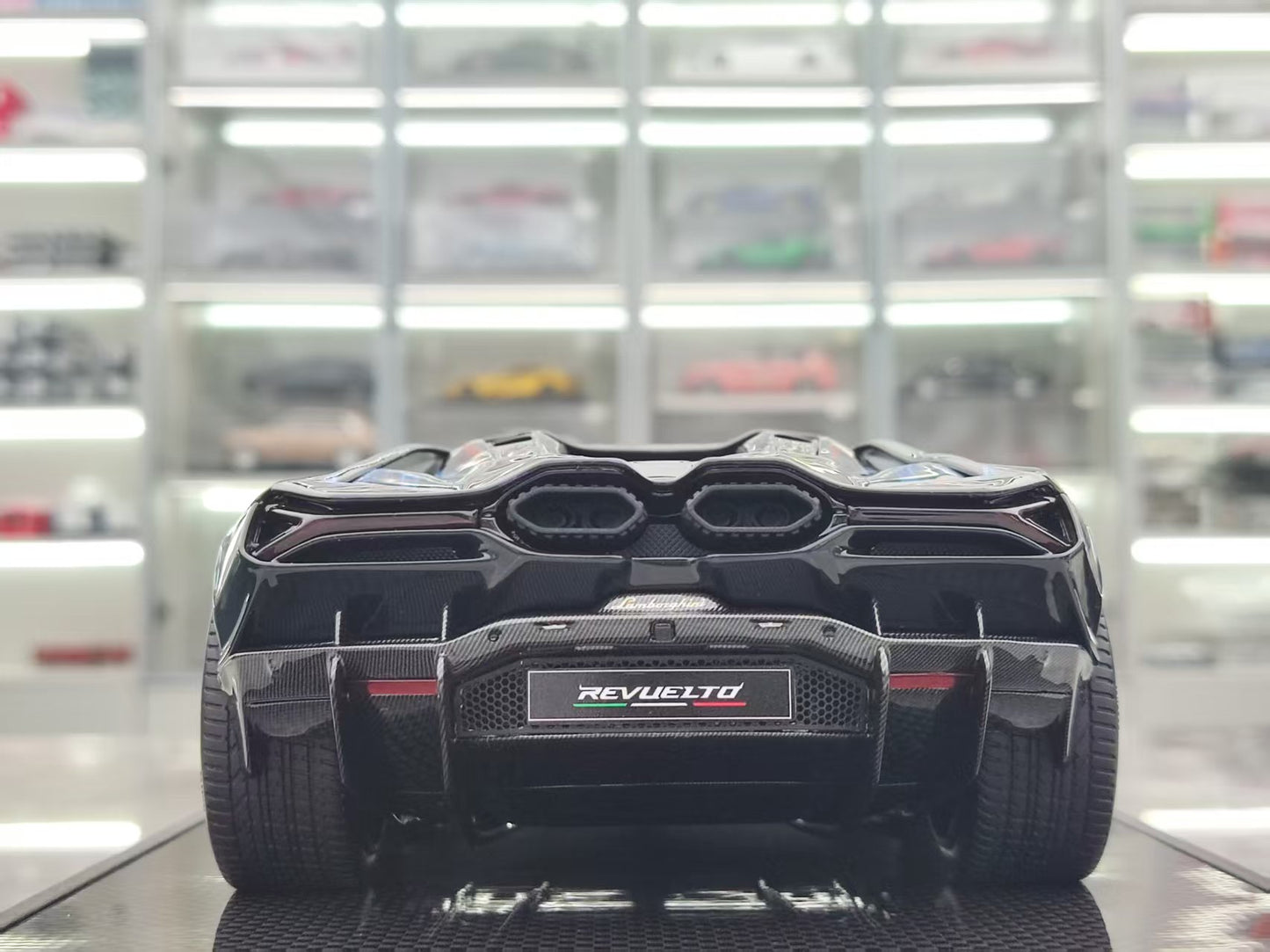 IVY 1/18 Lamborghini Revuelto Opera Unica 60th Anniversary Purple IVY232