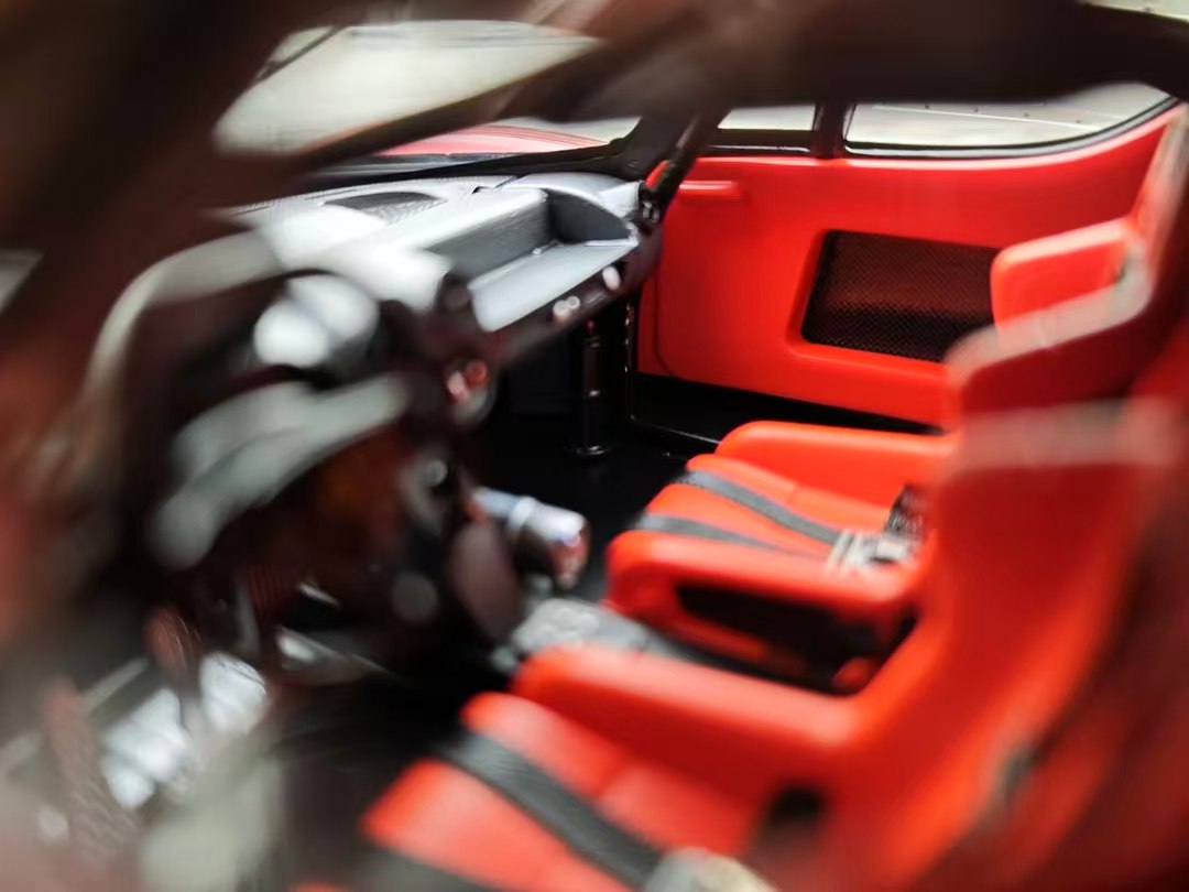 HH Model 1/18 Ferrari FXX Volcano Red HH547