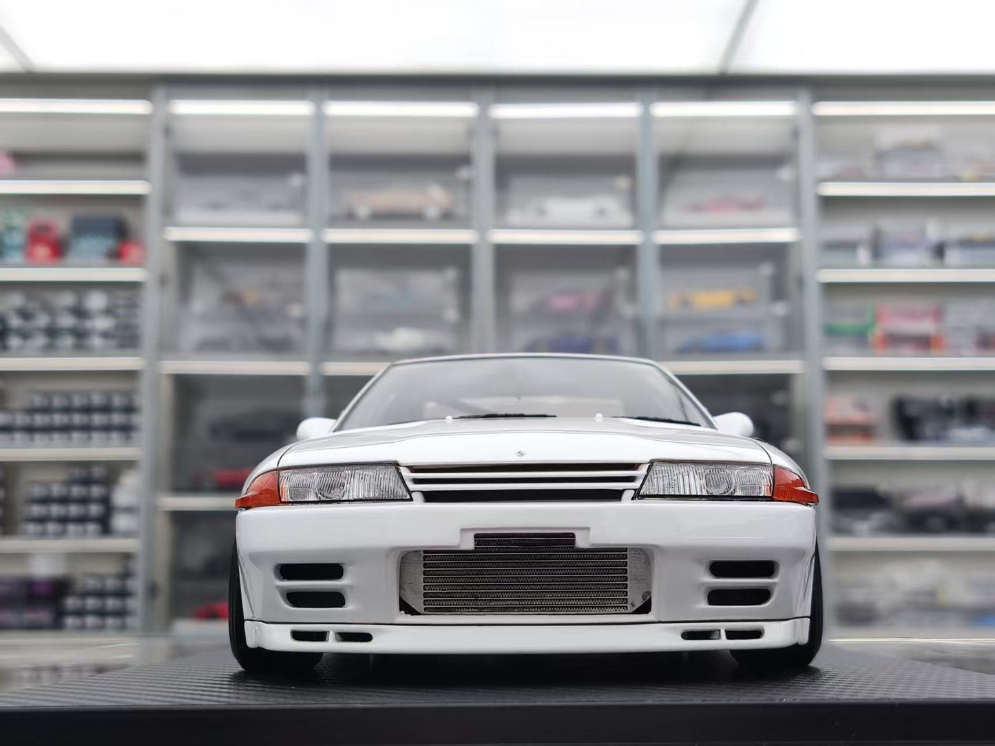Ignition Model 1/18 Nissan Skyline GT-R (R32) White IG3596