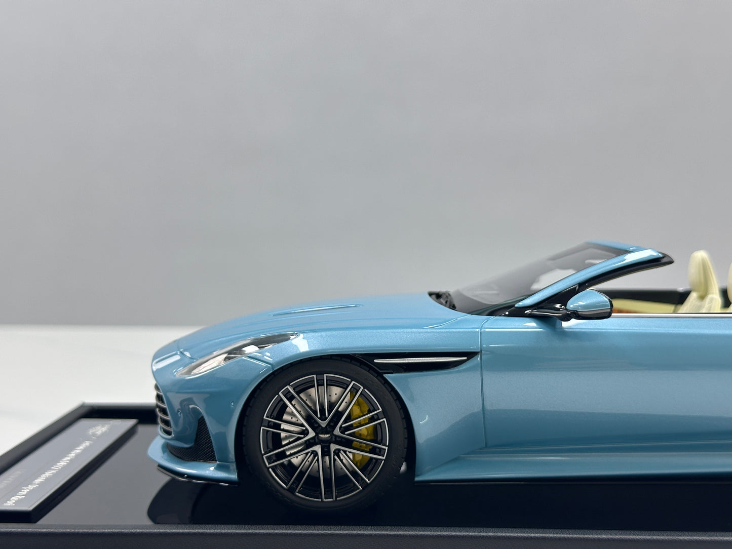 Xiaoguang Model & MotorHelix 1/18 Aston Martin DB12 Volante Convertible – Caribbean Blue (MH384)