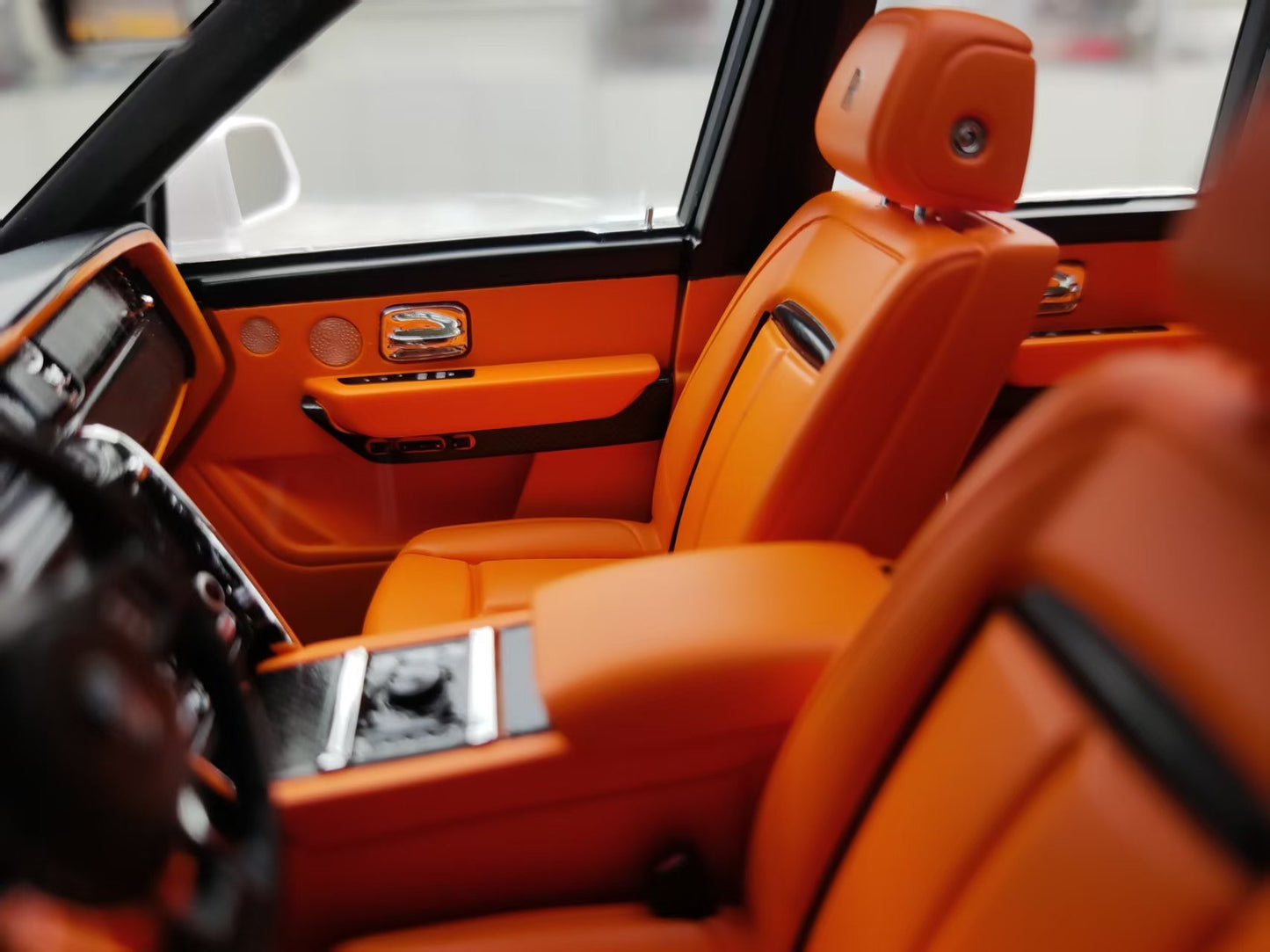 HH Model 1/18 Rolls-Royce Cullinan Series II Pearl White HH540