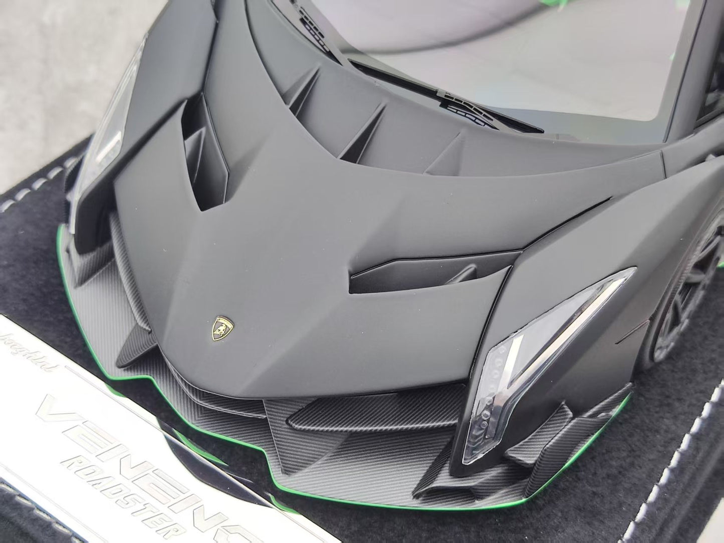 HH Model 1/18 Lamborghini Veneno Roadster Matte Black HH560