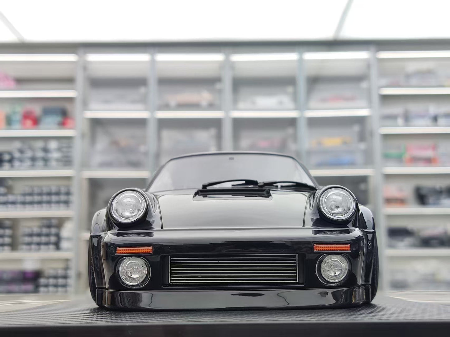 Ignition Model 1/18 Porsche Blackbird (964) Black IG3594