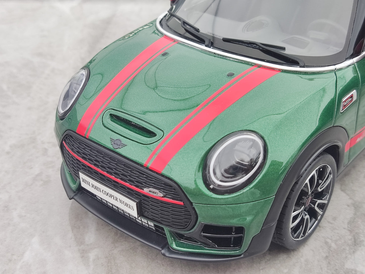 OTTO 1/18 MINI CLUBMAN (F54) JCW British Green Resin Model Car OT1168