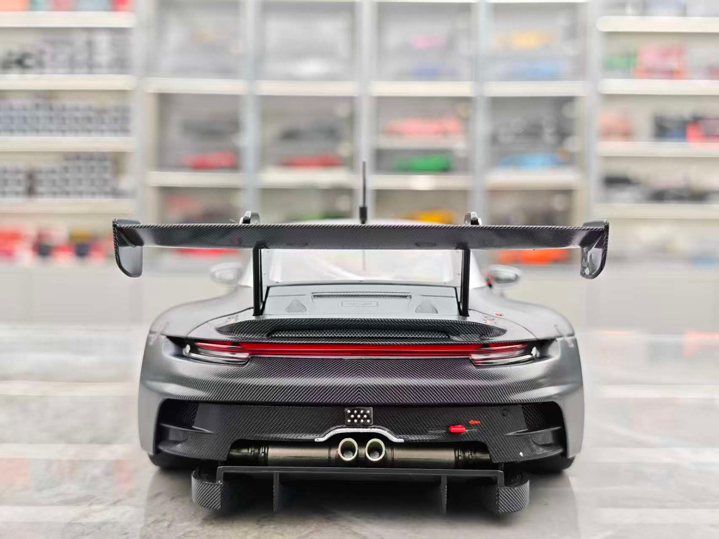 MINICHAMPS 1/18 Porsche PORSCHE 911 992 GT3 R 110246000