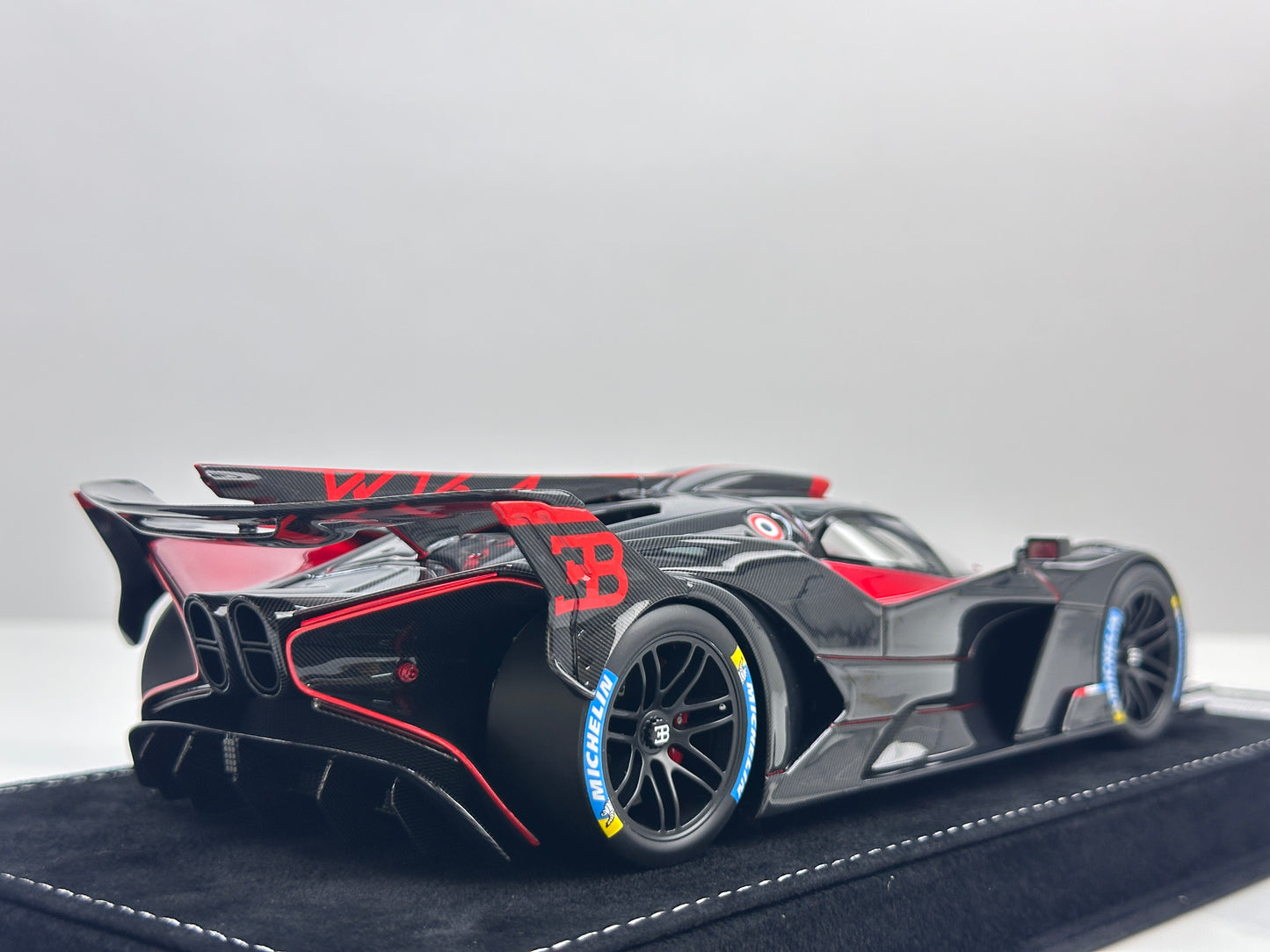 HH Model 1/18 Bugatti Bolide Metallic Red HH599