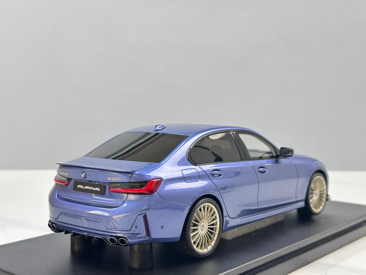 GT Spirit 1/18 Alpina B3 GT SALOON Blue GT543
