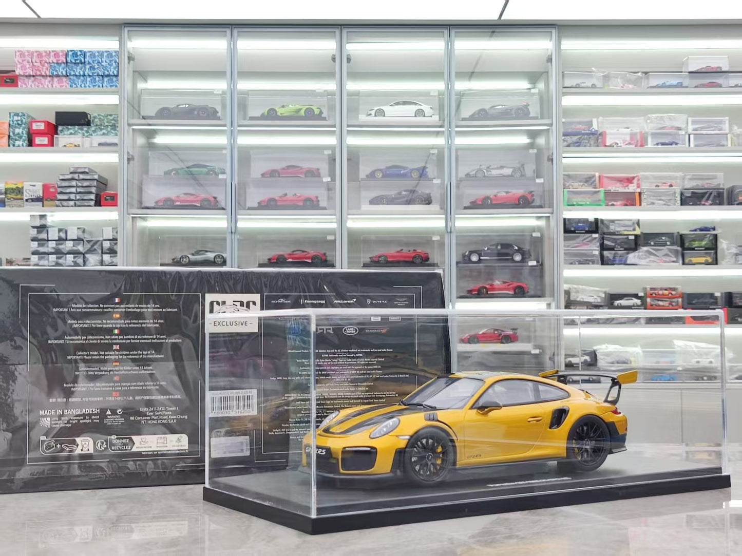 GT Spirit 1/18 Porsche 911 (991.2) GT2 RS Gold Resin Model Car CLDC041