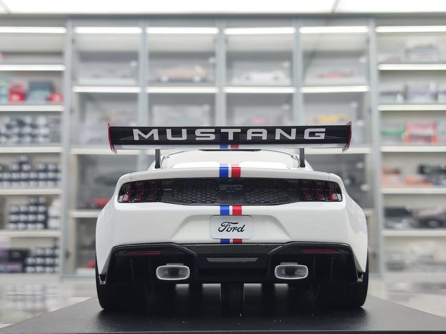 Topspeed 1/18 Ford Mustang GTD Spirit of America White TS0675