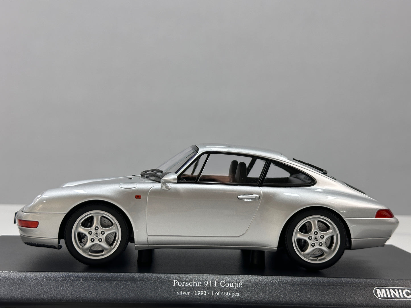 MINICHAMPS 1/18 Porsche 911 (993) 1993 Silver 155061101