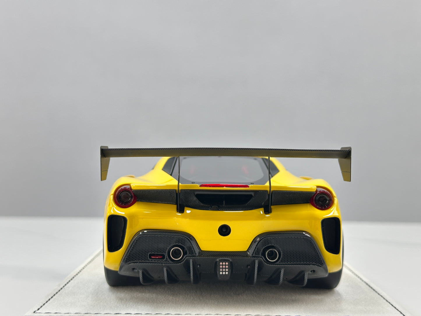 GH MODEL 1/18 Ferrari 488 Challenge Evo Standard Yellow GH020