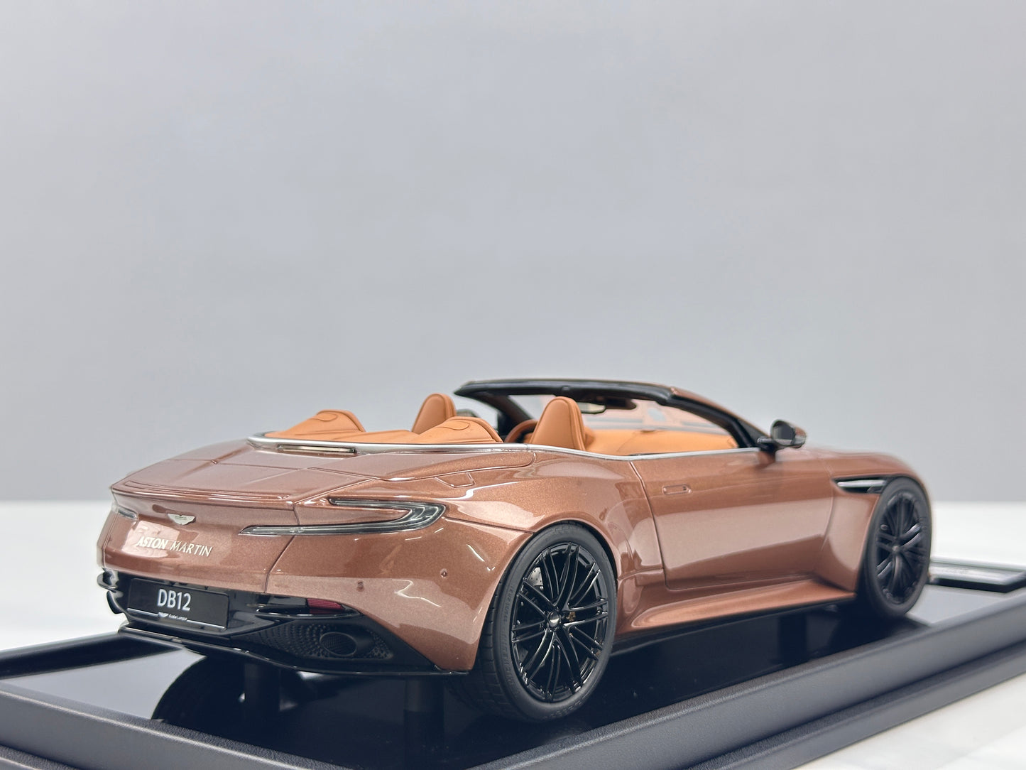 Xiaoguang Model & MotorHelix 1/18 Aston Martin DB12 Volante Convertible – Glamour Copper (MH386)