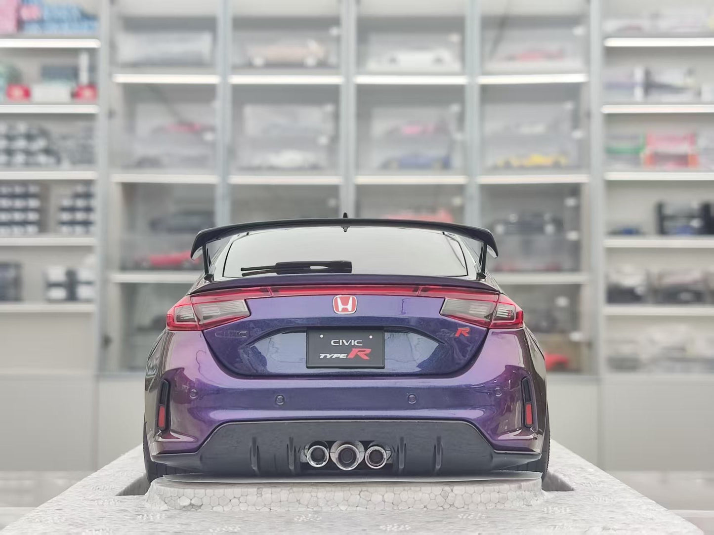 MOTORHELIX 1/18 Honda Civic TYPE R (FL5) Customized Chameleon Paint MH337