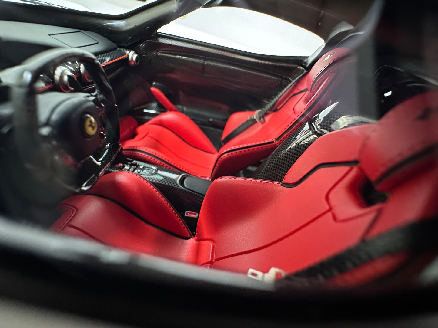GAVIN + ZigzagYoungste 1:18 Ferrari LaFerrari — Anime-Themed Livery (GA005)