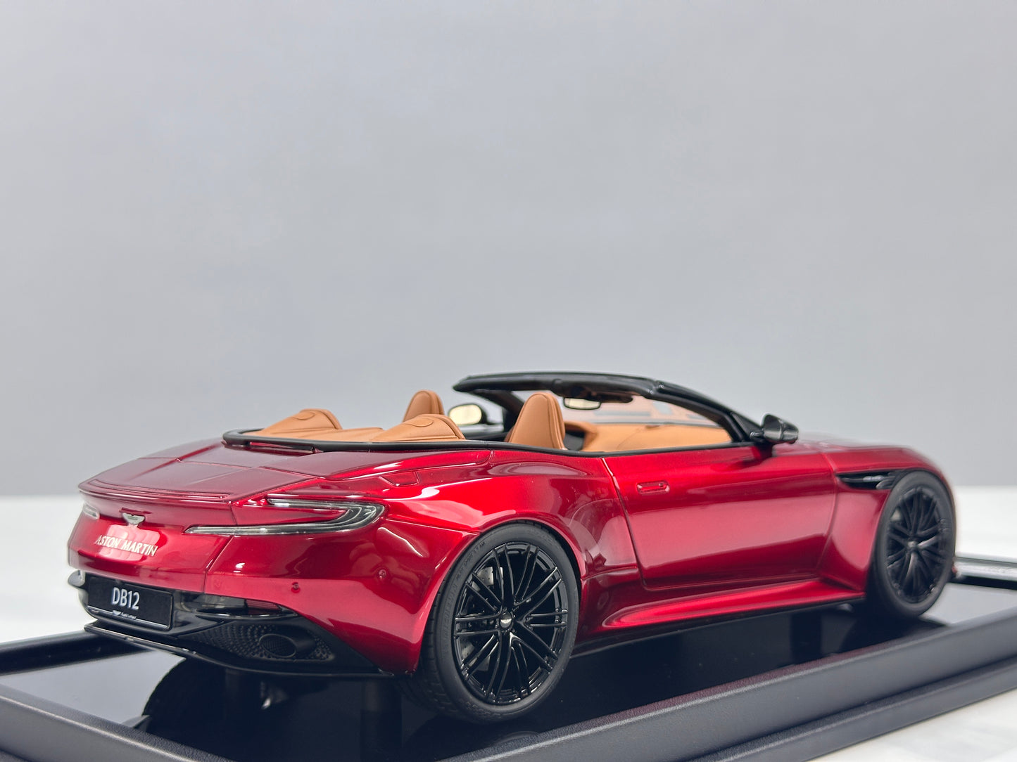 Xiaoguang Model & MotorHelix 1/18 Aston Martin DB12 Volante Convertible – Volcano Red Metallic (MH388)