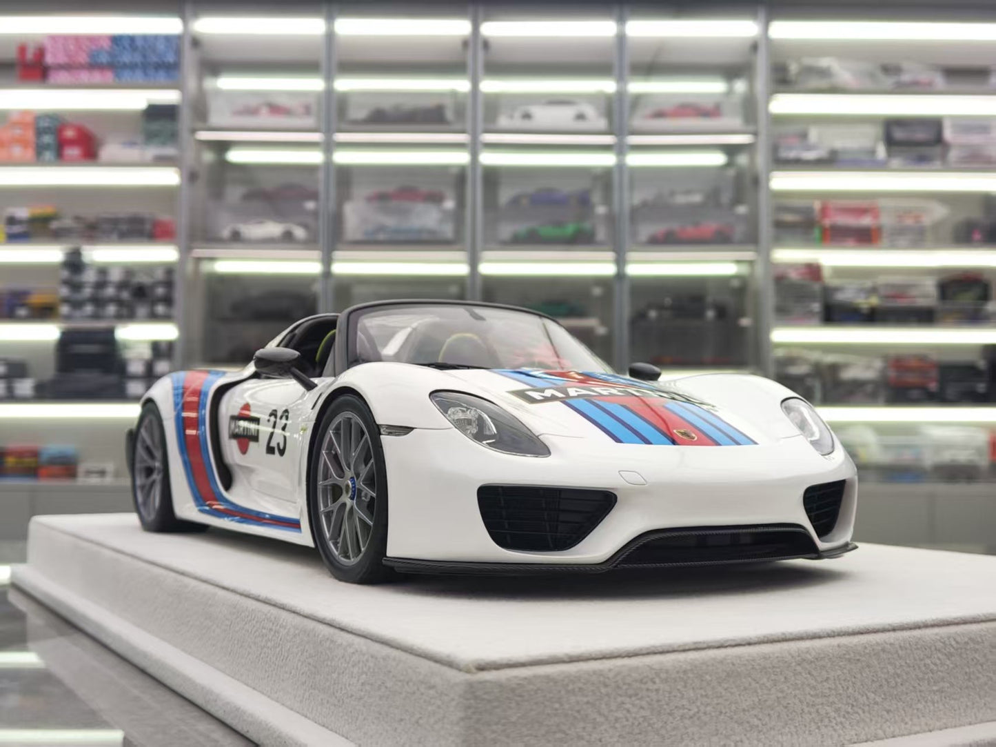 MAKEUP 1/18 Porsche 918 Spyder White Martini Resin Model EML089A