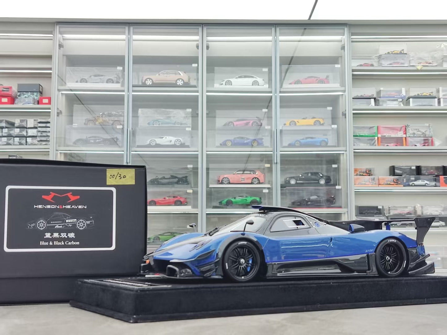 HH Model 1/18 Pagani Zonda R & Evolution Specials Blue/Black Dual Carbon HH564