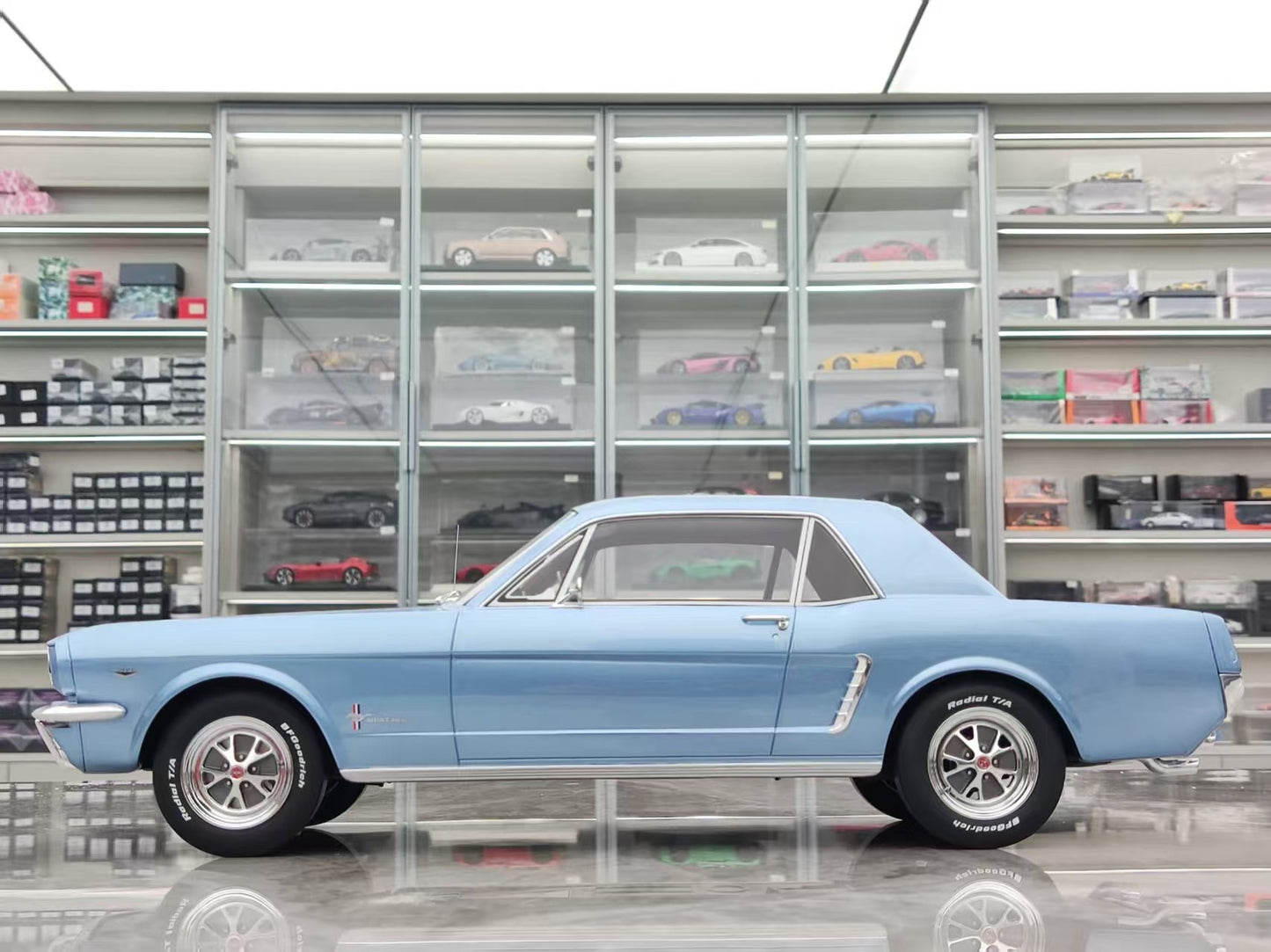 OTTO 1/12 Ford Mustang V8 Hardtop Silver Blue G089