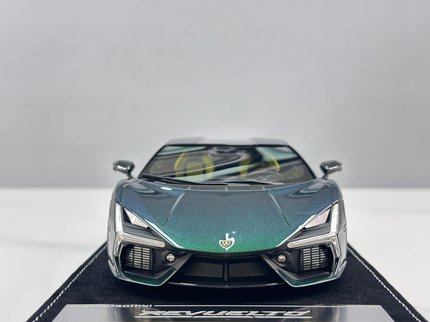 HH Model 1/18 Lamborghini Revuelto Green/Purple Chameleon HH621