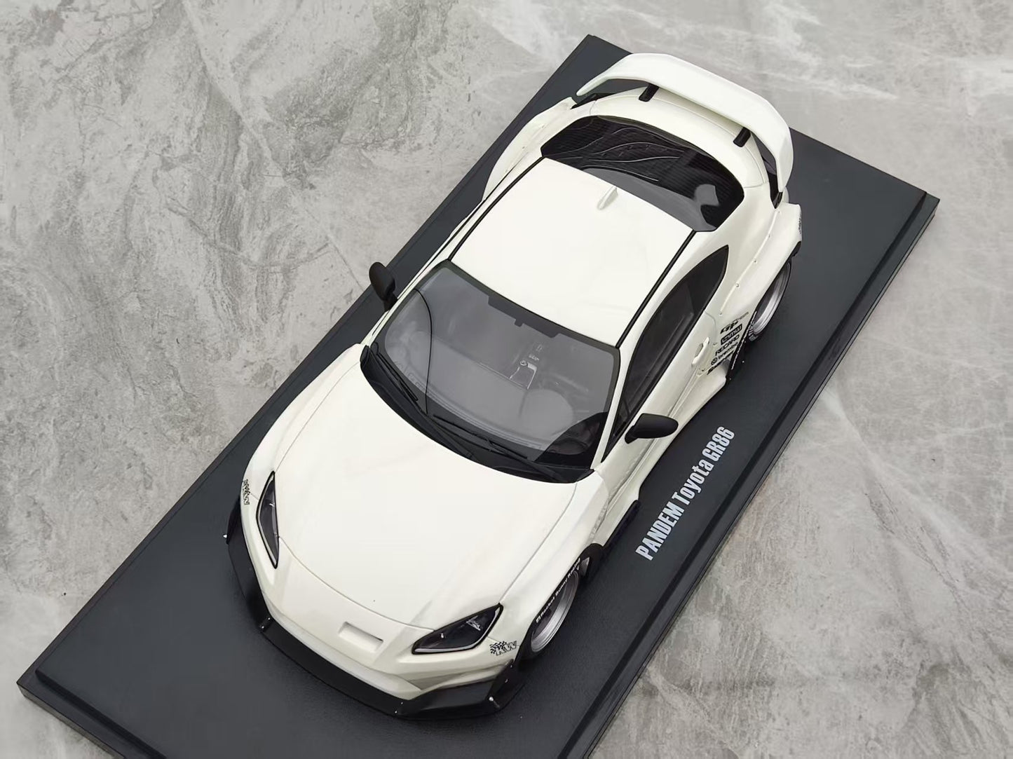 GT Spirit 1/18 Toyota GR86 Crystal White GT498