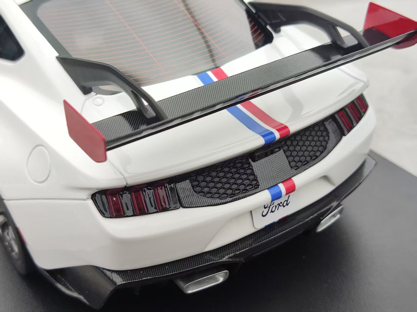 Topspeed 1/18 Ford Mustang GTD Spirit of America White TS0675