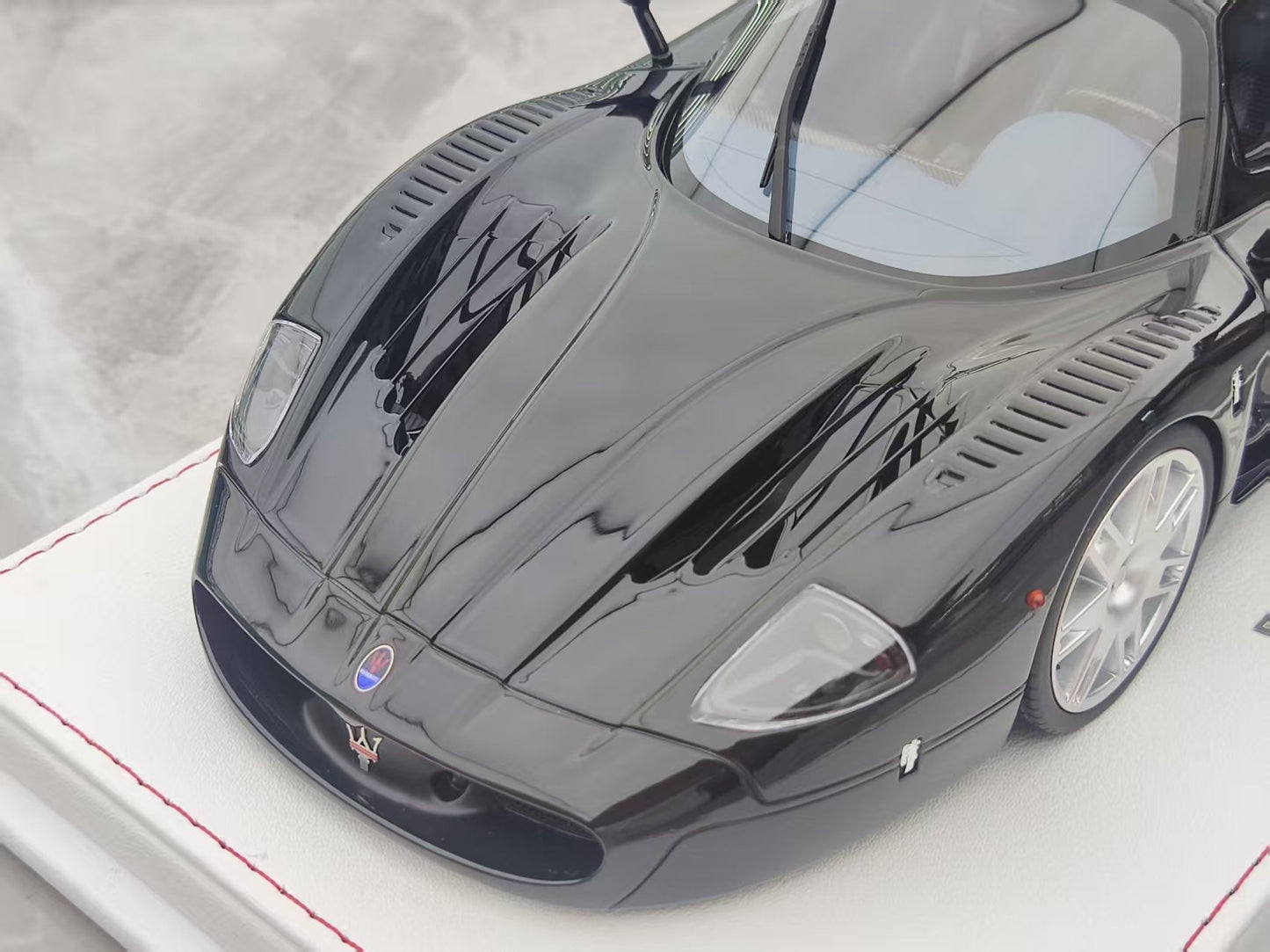 GL 1/18 Maserati MC12 Black Resin Model JS-GL023
