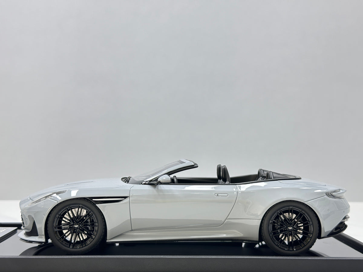 MOTORHELIX 1/18 Aston Martin DB12 Volante (Convertible) - Porcelain Grey - MH396