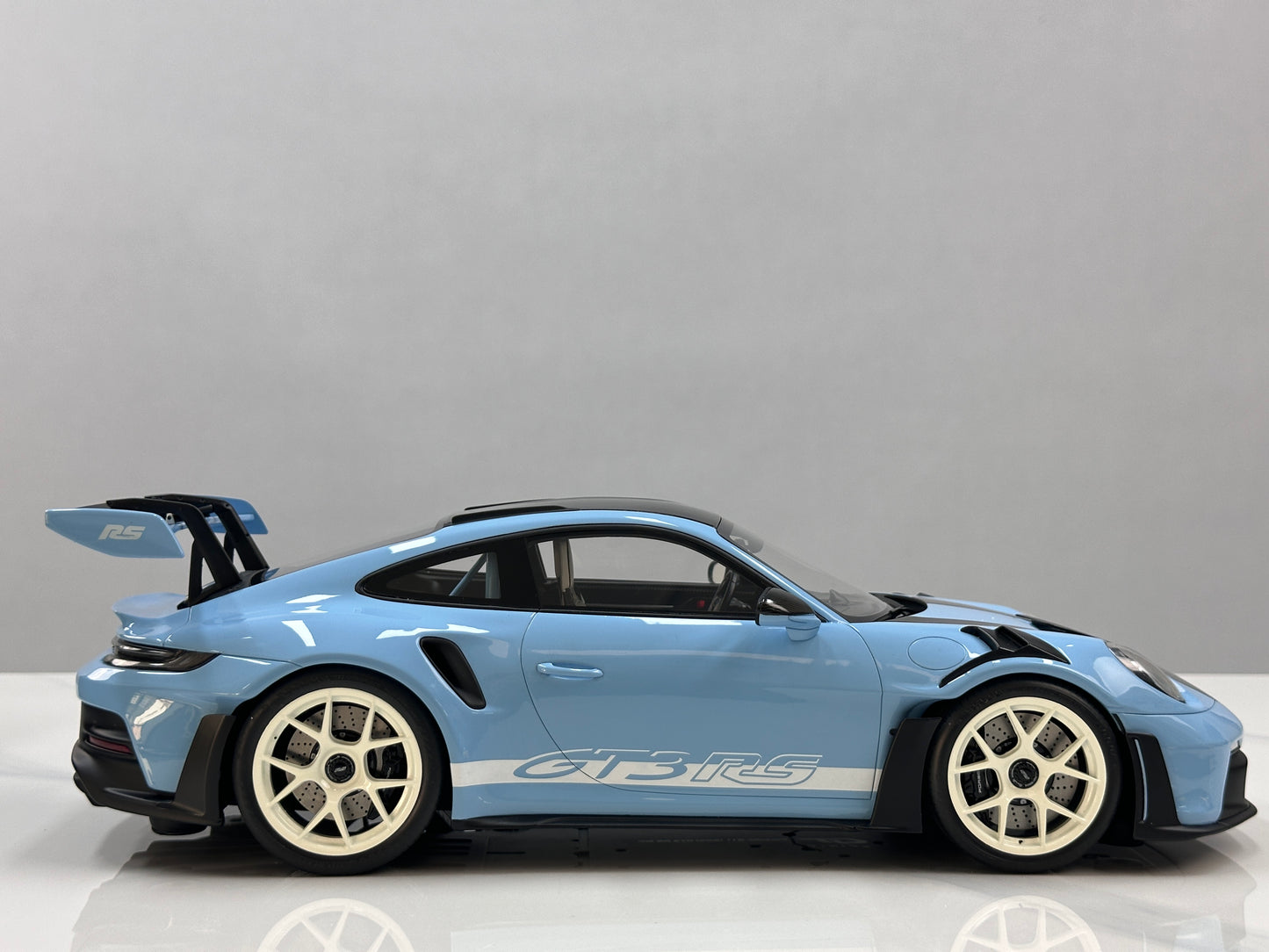 GT Spirit 1/12 Porsche 911 [992.1] GT3 Blue GT497