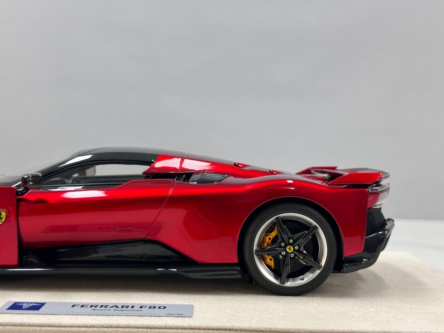 HERMES COLLECTION 1/18 Ferrari F80 – Metallic Red (HC019)