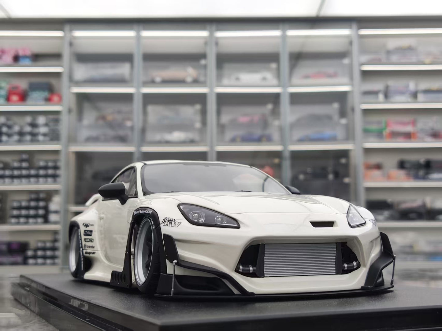 GT Spirit 1/18 Toyota GR86 Crystal White GT498