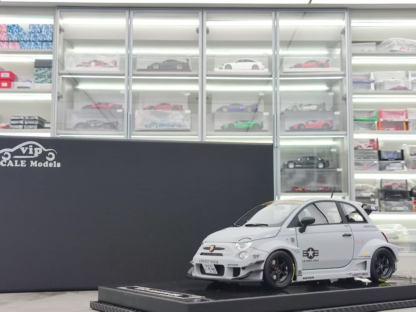 VIP 1/18 Abbas 595 Combat Gray VIP180