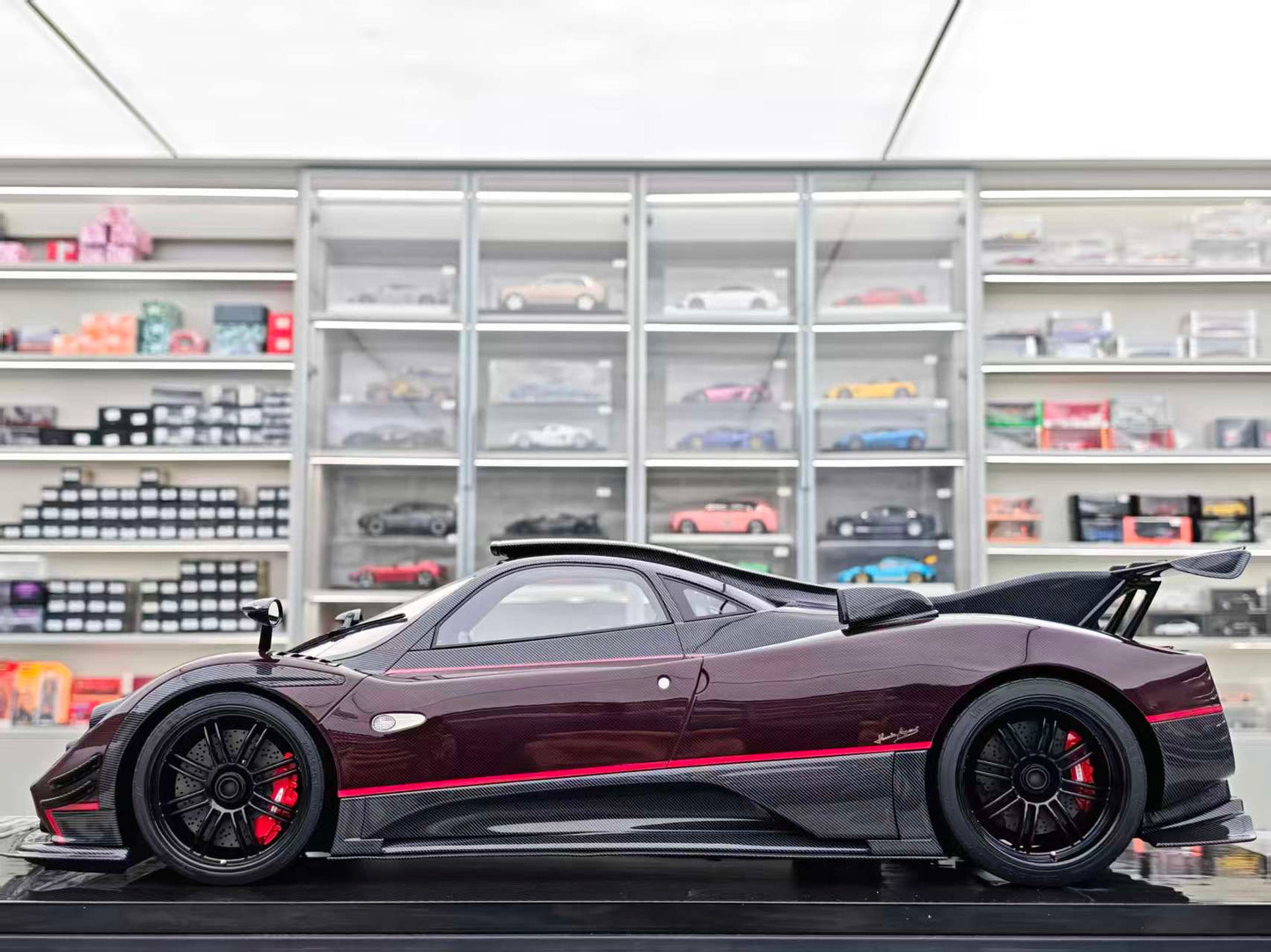 HH Model 1/8 Pagani Zonda 760 Ghost HH575