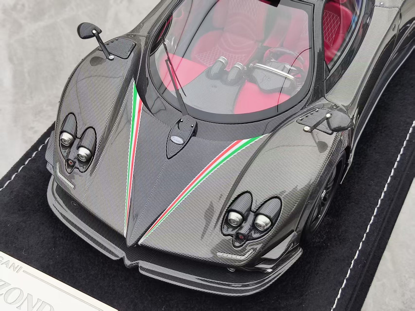 HH Model 1/18 Pagani Zonda Specials   764 Passione HH556