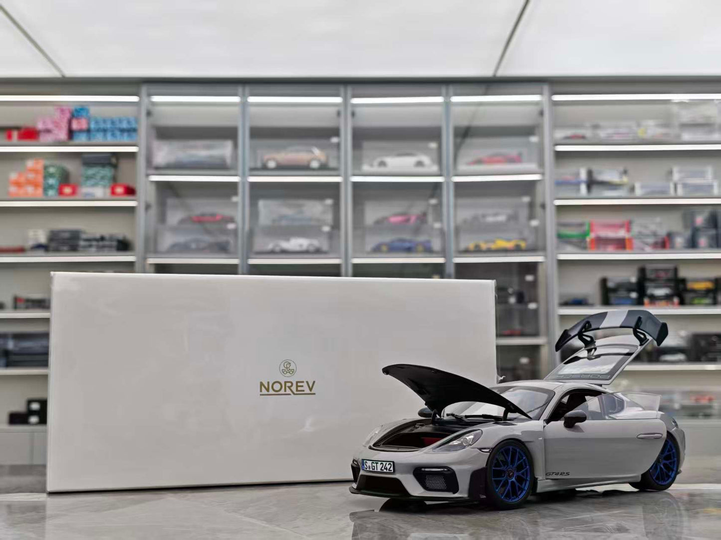 NOREV 1/18 Porsche Cayman GT4 RS Grey（18753）