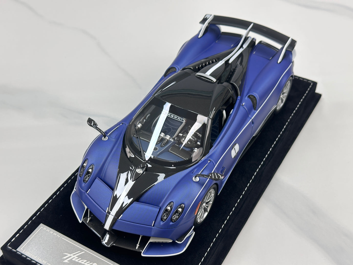 HH Model 1/18 Pagani Huayra Matte Blue & Carbon Black HH663
