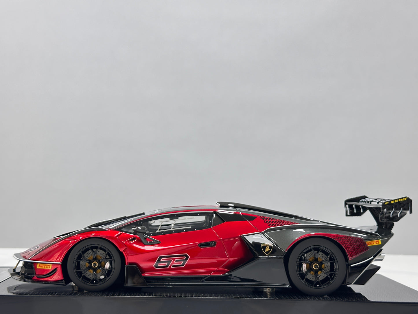 Custom Edition 1/18 Lamborghini Essenza SCV12 Mars Red CE014