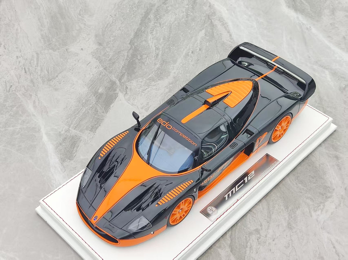 GL 1/18 Maserati MC12 Black and Orange Resin Model JS-GL022