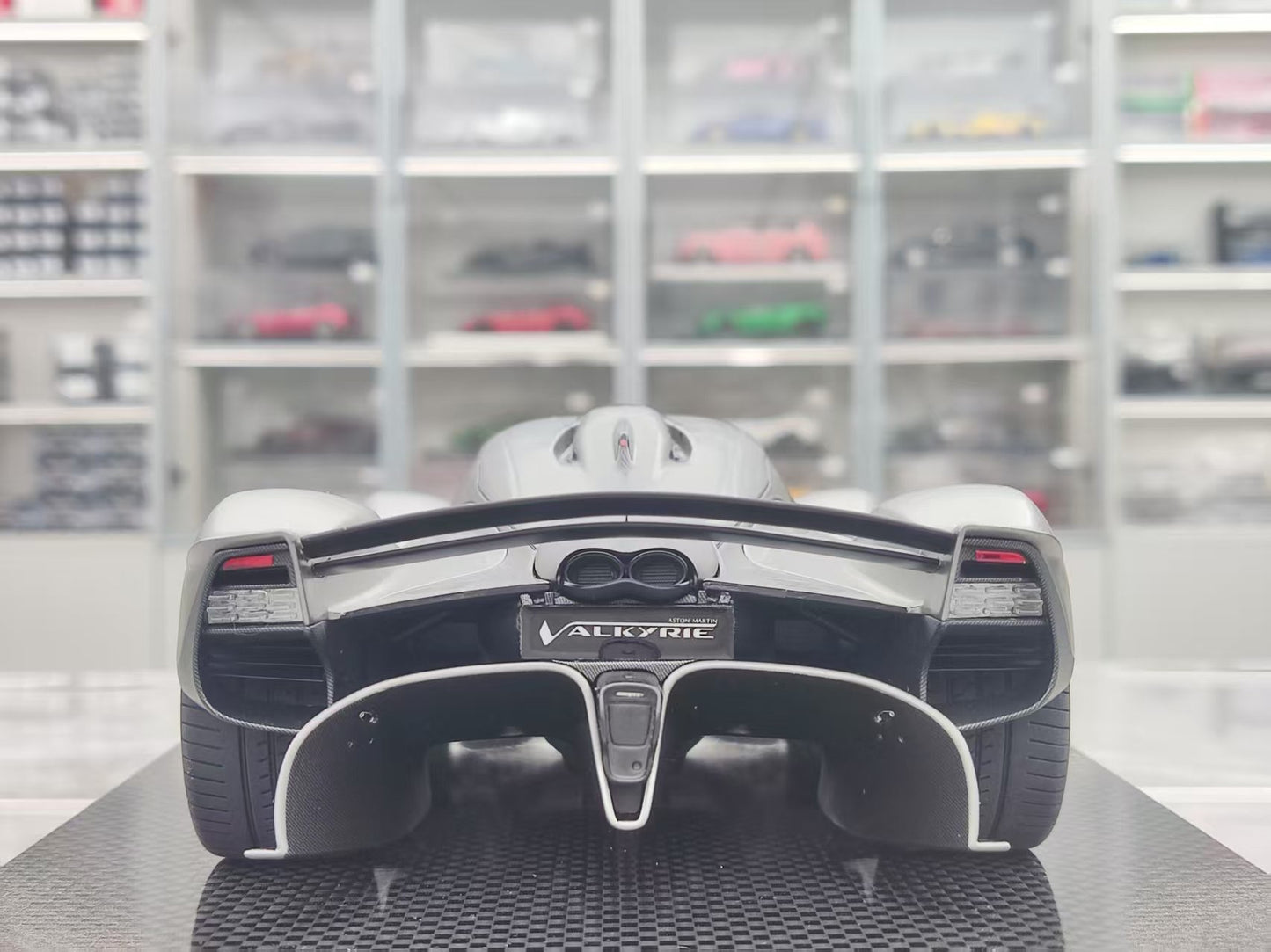 FRONTIART 1/18 Aston Martin Valkyrie Silver FA182