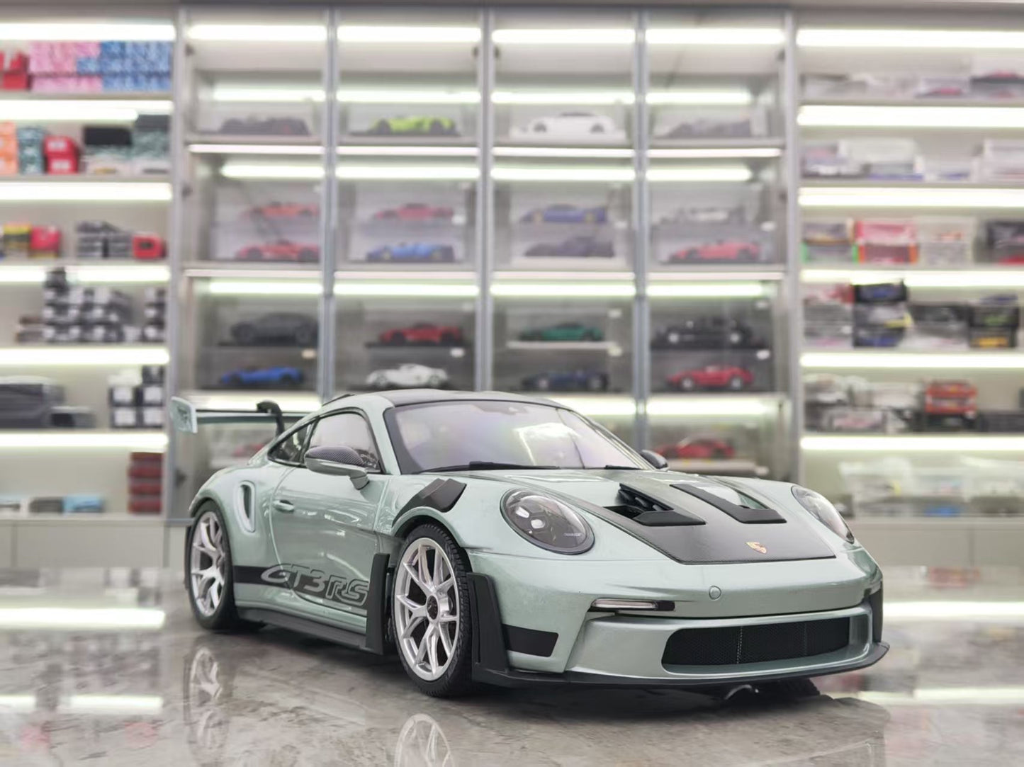 MINICHAMPS 1/18 Porsche 911 GT3 RS Silver Alloy Car Model 110062044