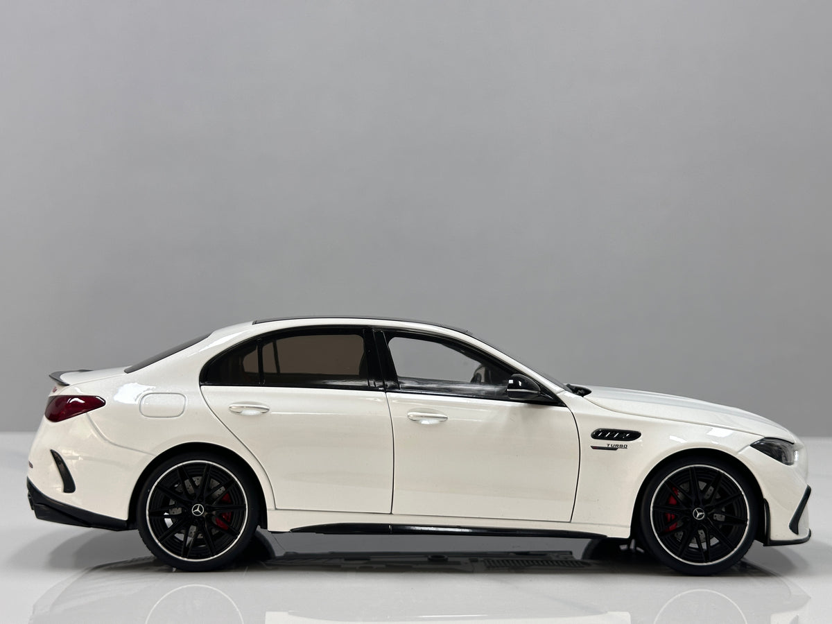NZG 1/18 Mercedes-AMG C63 S E-Performance Gloss White (111200040)