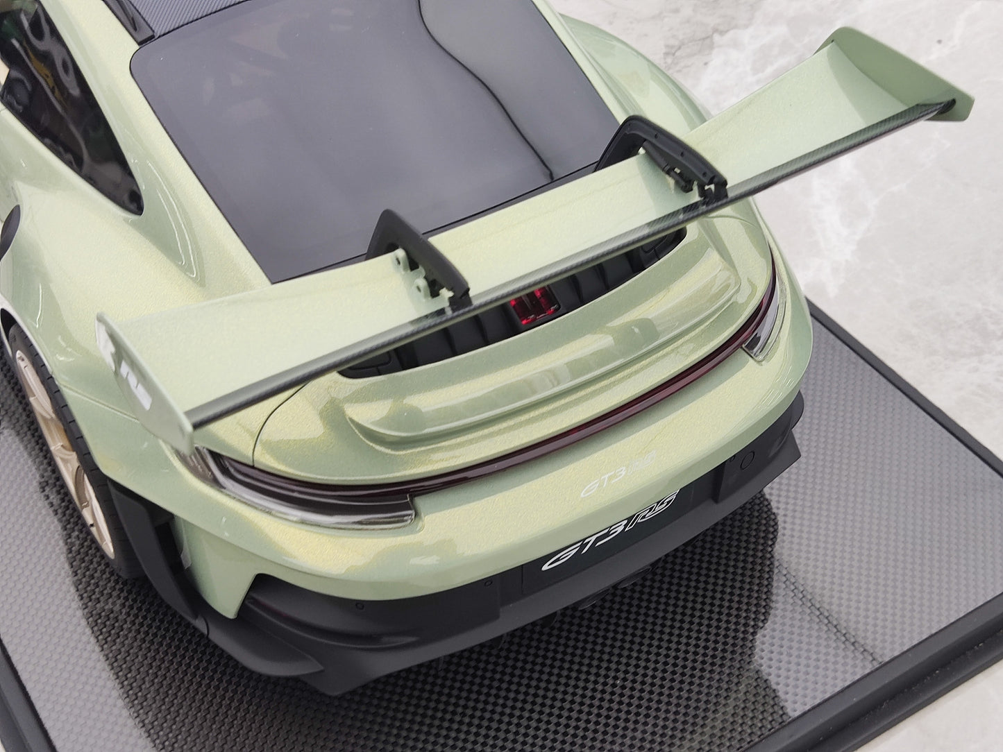 Dino Model 1/8 Porsche 992 GT3RS PR555P