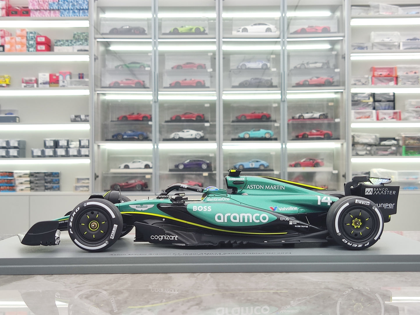 SPARK 1/18 Aston Martin F1 AMR24 2024 race to be determined No. 14 Asolong Green paint Simulation F1 model car 18S992