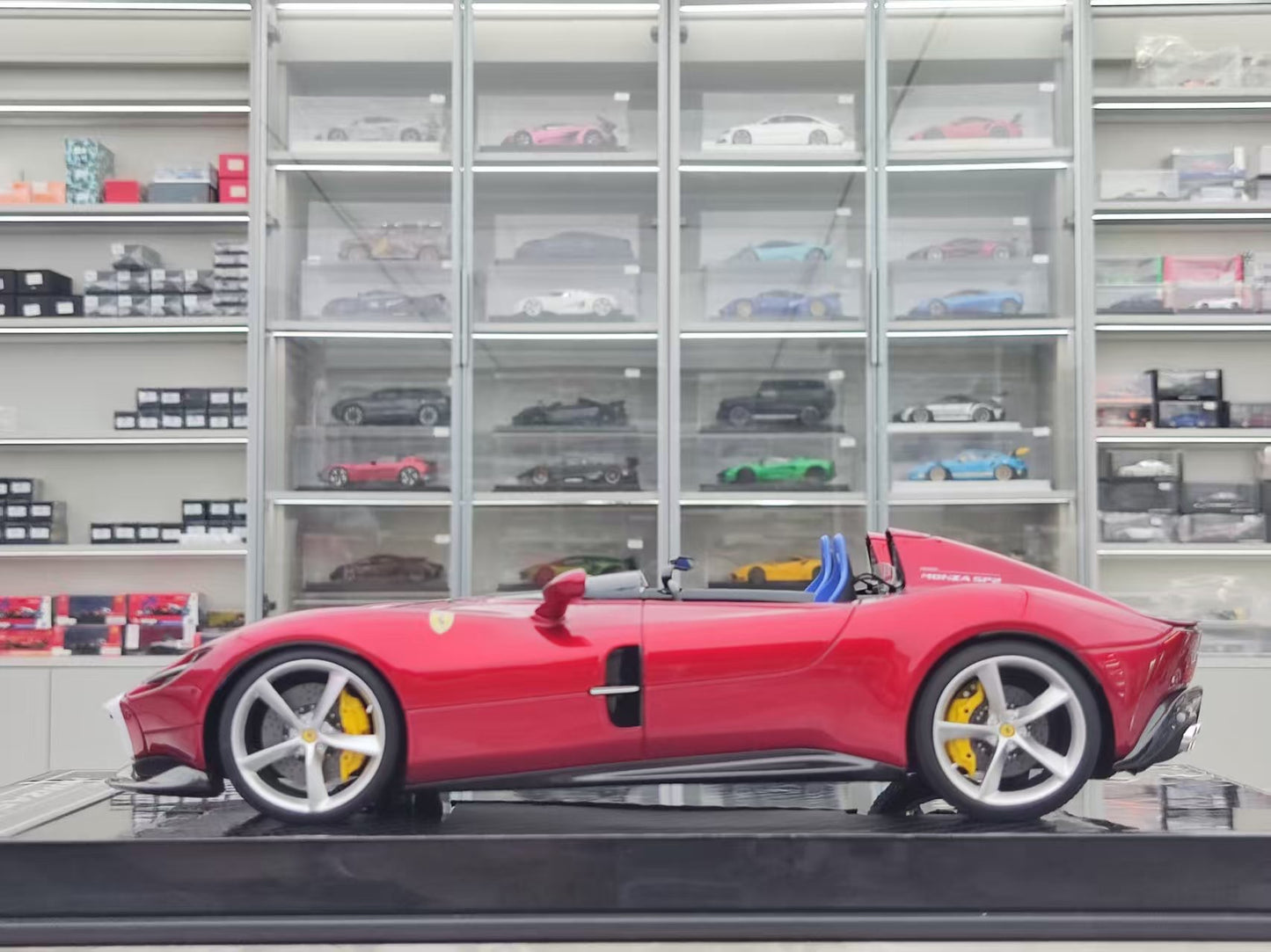 CE 1/18 Ferrari Monza SP2 Metallic Red CE010