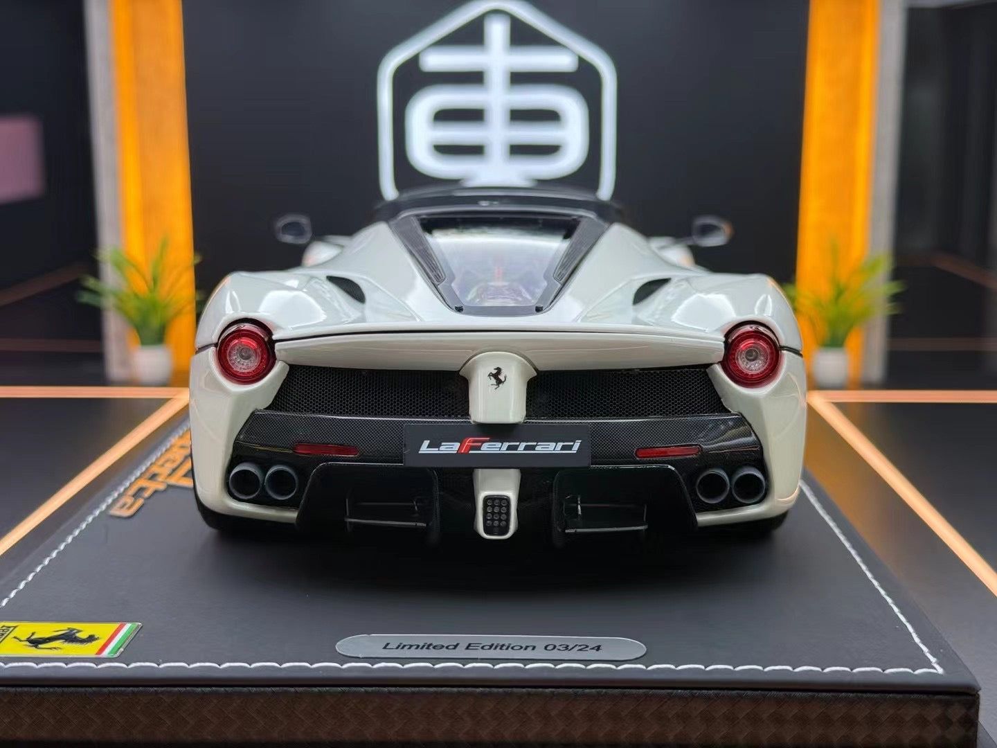 BBR 1/18 Ferrari LaFerrari Aperta Avus White 03/24 DDJ021