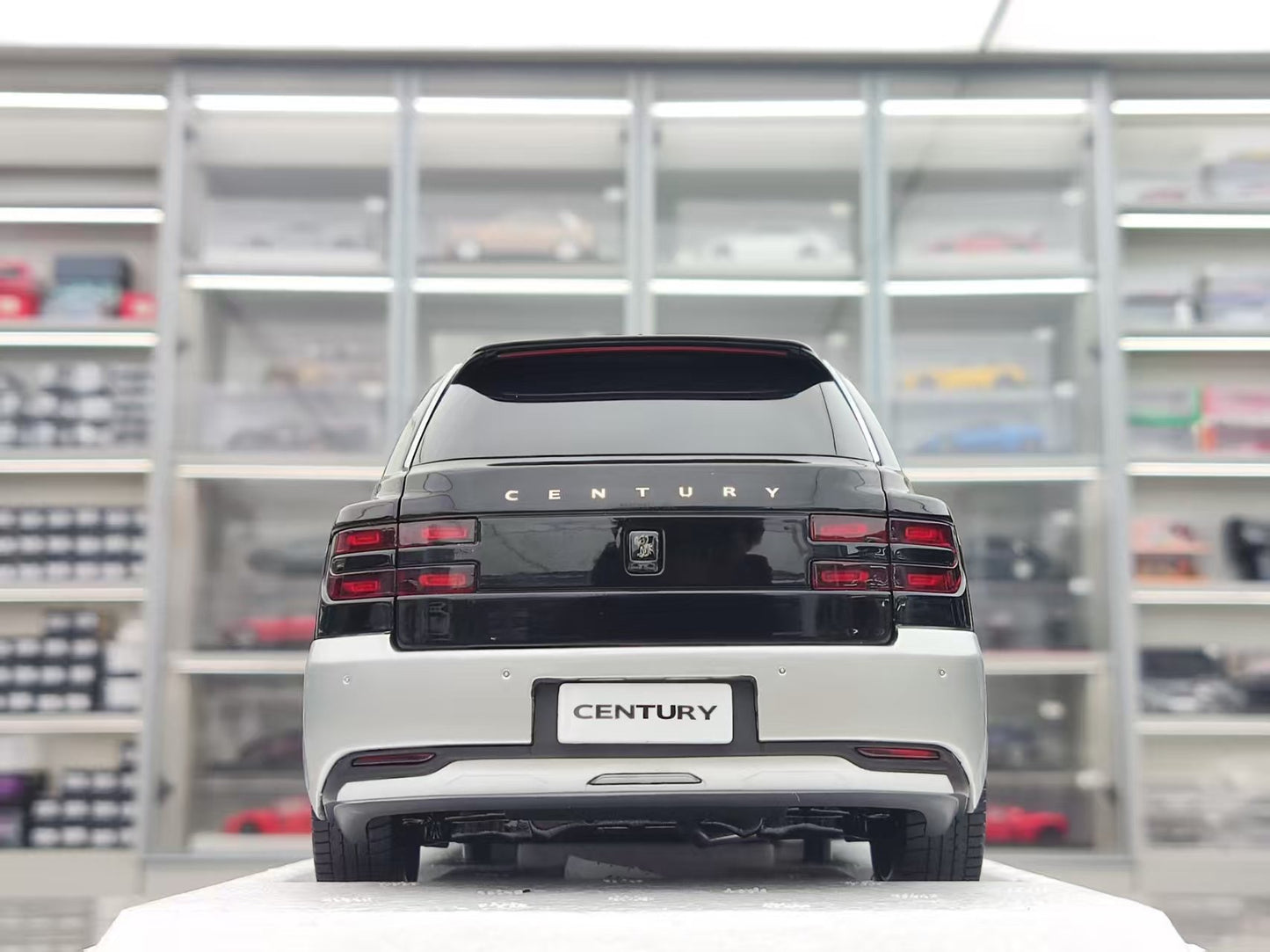 Almost Real 1/18 Toyota World Champion 2023 Phoenix Black & Silver Two-Tone Model 870220