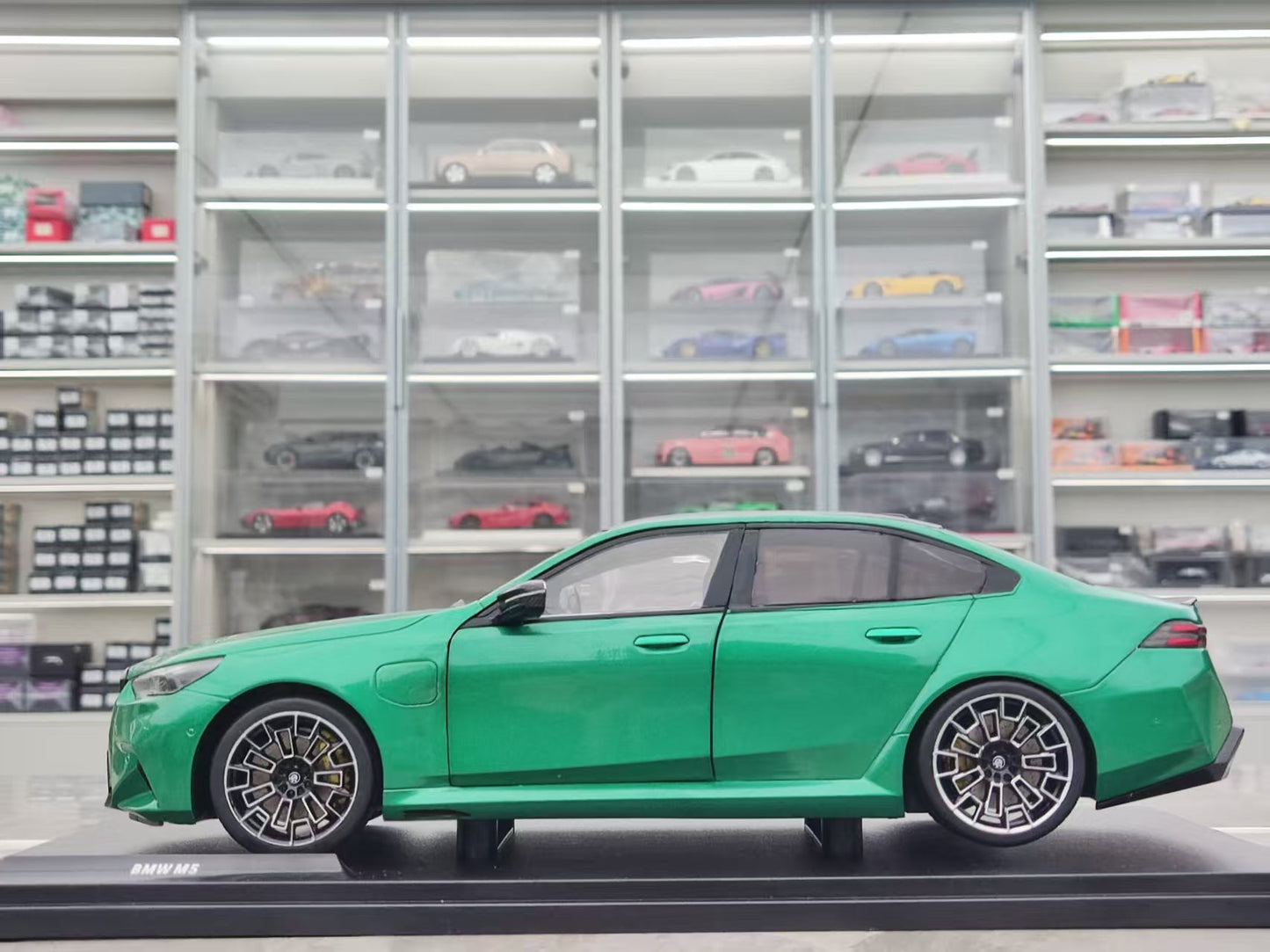solido 1/18 BMW M5 M ISLE OF MAN Metallic Green S1814701