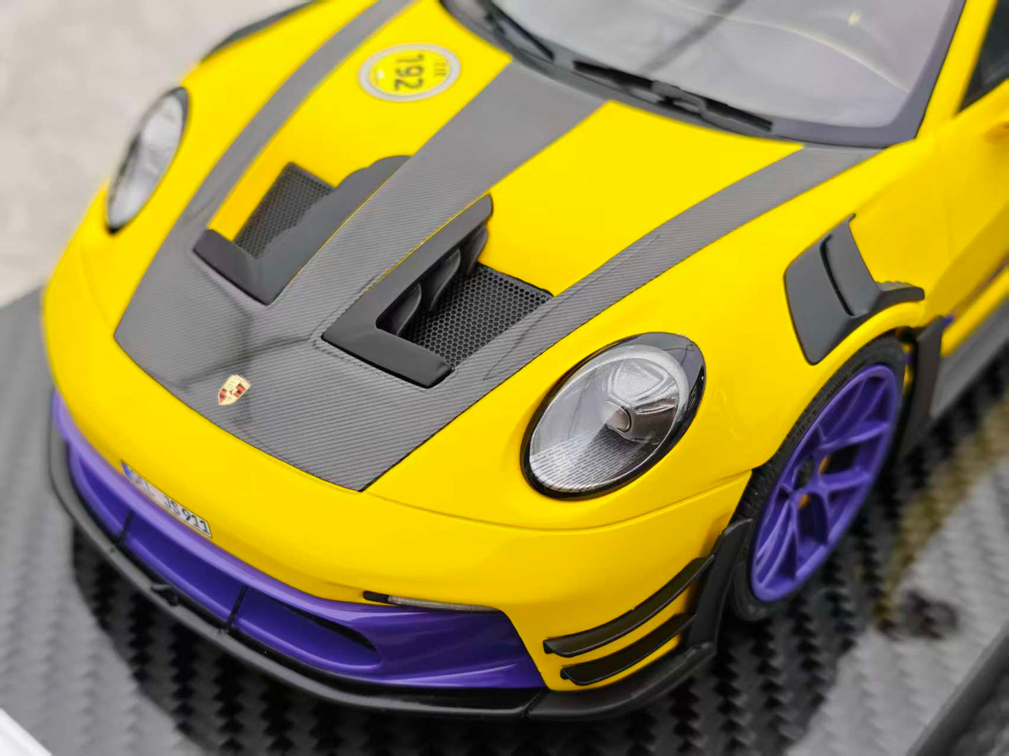 VIP 1/18 Porsche 911 GT3 RS - Manthey Racing Racing Yellow VIP186